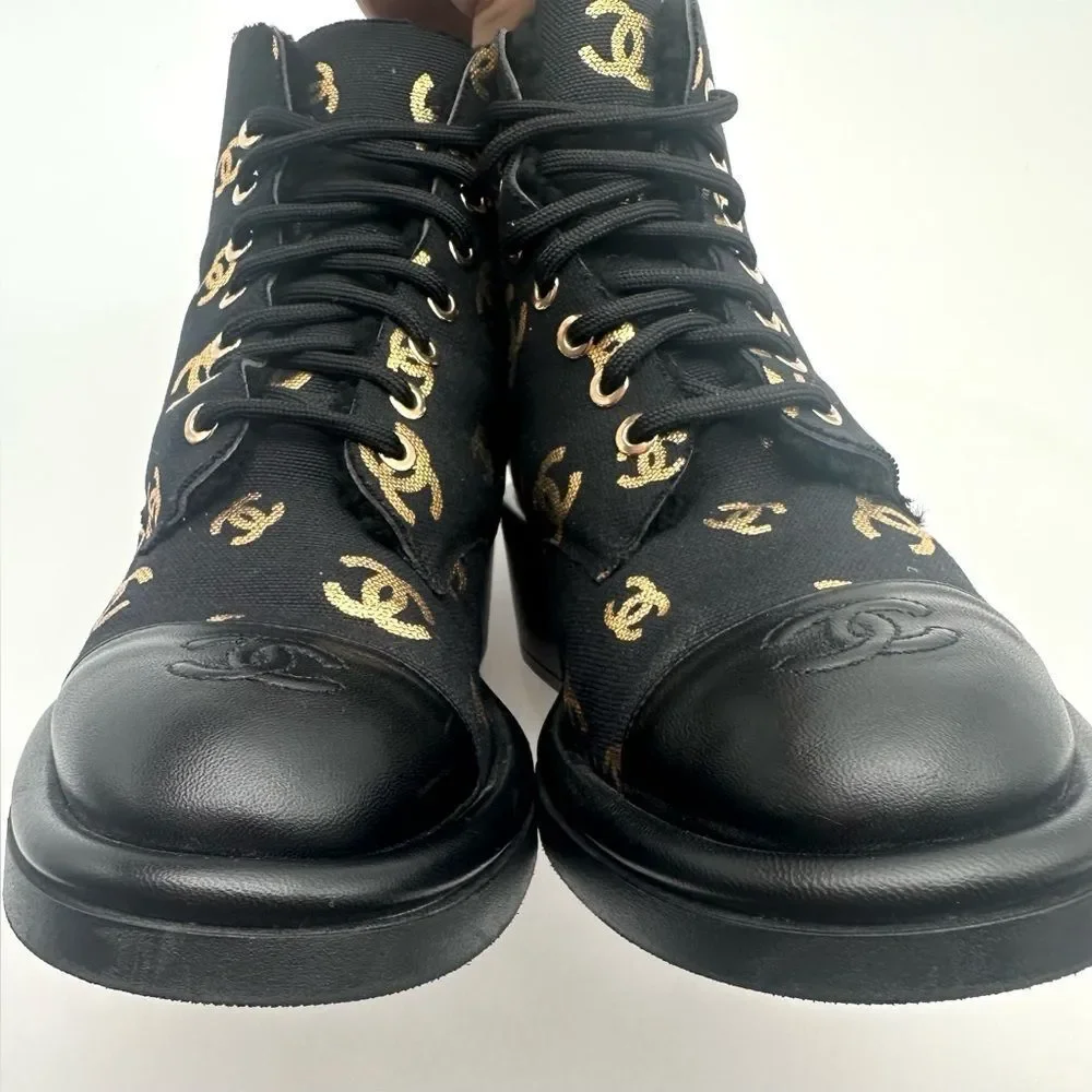 Chanel CC Logo Canvas Shearling Lace Up Combat Boots Black & Gold EU 39 US 8.5-8